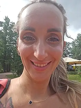 IsabelleEthan Chat XXX in diretta