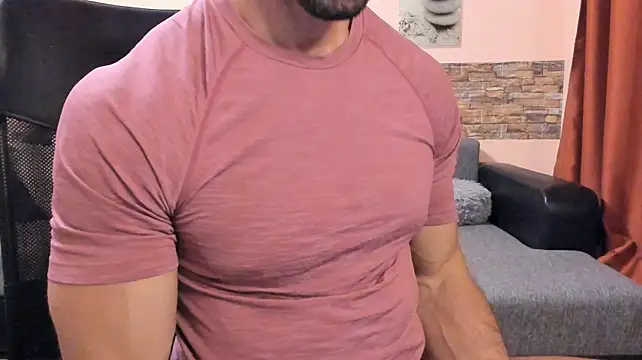 Živý XXX chat HotHunkTrainer