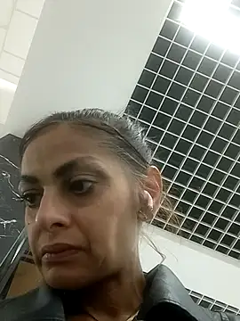 Chat +18 de ChantalXOrchid ao vivo