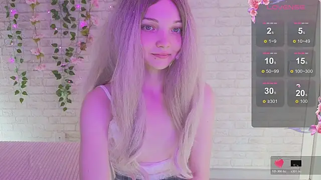 AnimeAlica18 Chat XXX live