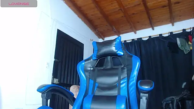 Drake_Nassir4's Live XXX Chat