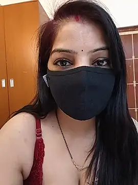 Hot_pooja2 élő XXX-chatje