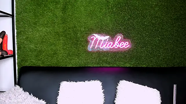 MiaBeeXX 라이브 XXX 채팅