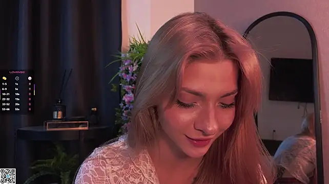 VelvetZephra 即時 XXX 聊天