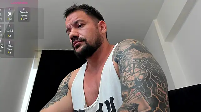 musclemonster31のライブXXXチャット