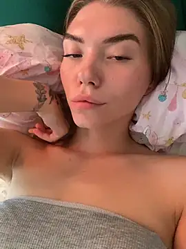 Lisaaa_AlisaのライブXXXチャット