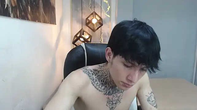 Cry_thereal élő XXX-chatje