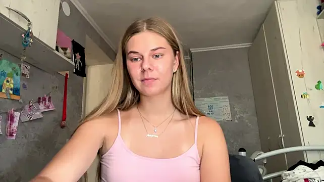 XXX chat uživo modela HoneysPiee
