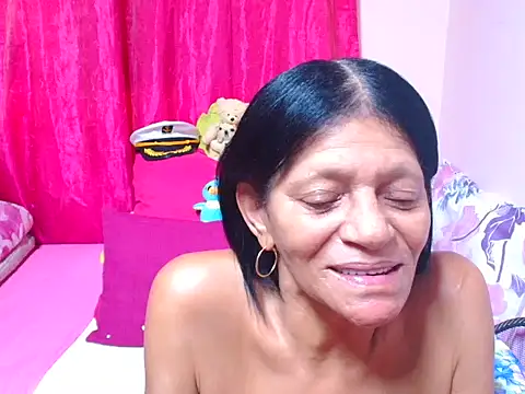 sluttyrox Adlı Modelin Canlı XXX Sohbeti