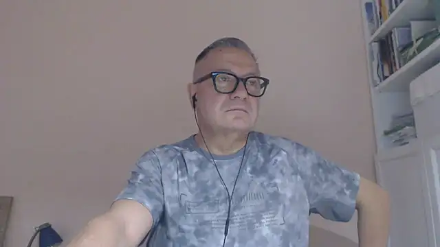 YOU6men Live XXX chat