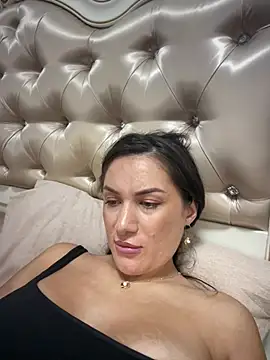 دردشة HotXMom_ الجنسية المباشرة