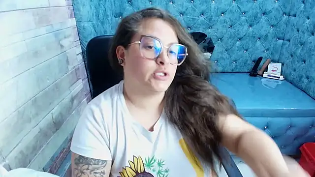 Chat +18 de SaraThonson_ ao vivo