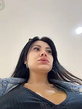 Wet__Bunny Adlı Modelin Canlı XXX Sohbeti