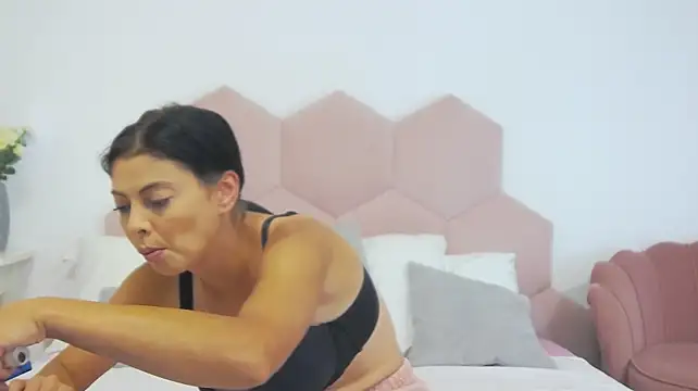 Chat +18 de LadyLiia ao vivo