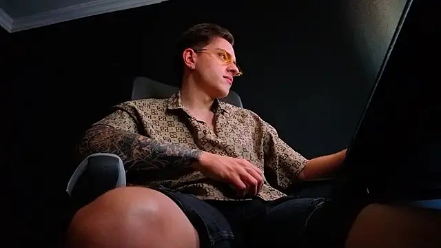 FelixStarkk Live XXX Chat
