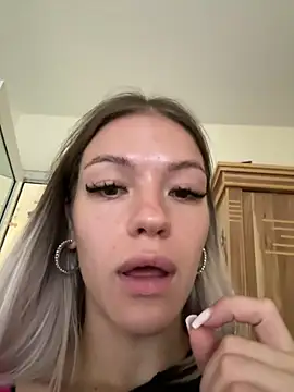 -Sexy_Barbie- Adlı Modelin Canlı XXX Sohbeti