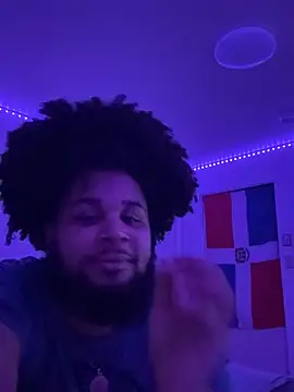 420Dominican: διαδικτυακό σόου στην κάμερα