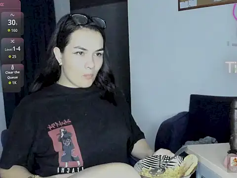 Babe-sofi Adlı Modelin Canlı XXX Sohbeti