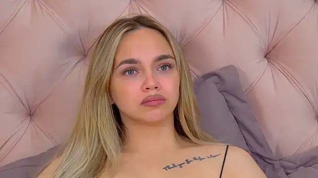 AnitaVenture Webcam show