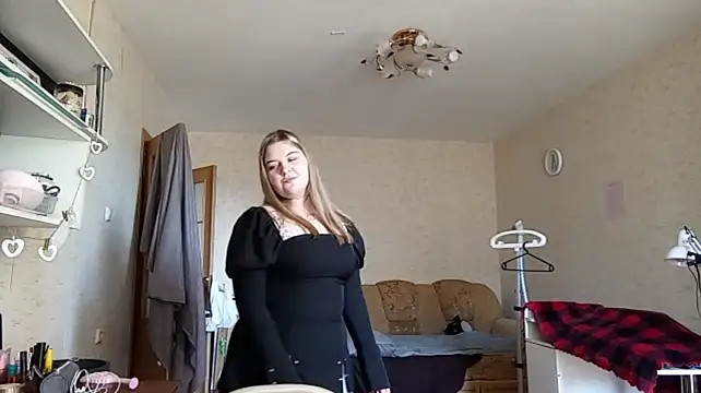 TypicalWoman's Webcam Show