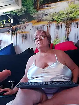 QueenPammy1's Live XXX Chat