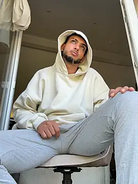 Gipsyboysteve Adlı Modelin Canlı XXX Sohbeti