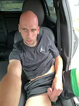 Oliver_outside – Live XXX-chat