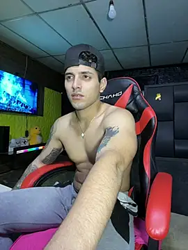 AlessandroAGT – webcam-show