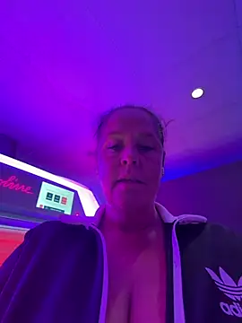 Queen_Dee_X Obrolan Langsung XXX