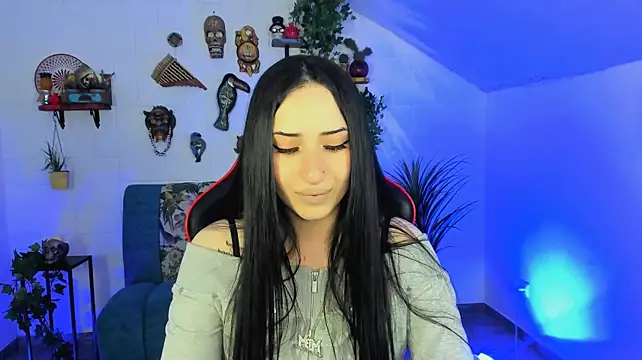 Chat +18 de MonicaLowes ao vivo