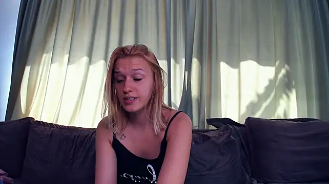 LaraStone69 Live XXX-Chat