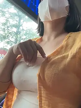 May-Squirt 在線直播表演