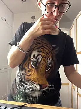 MartiniiSelennaのライブXXXチャット
