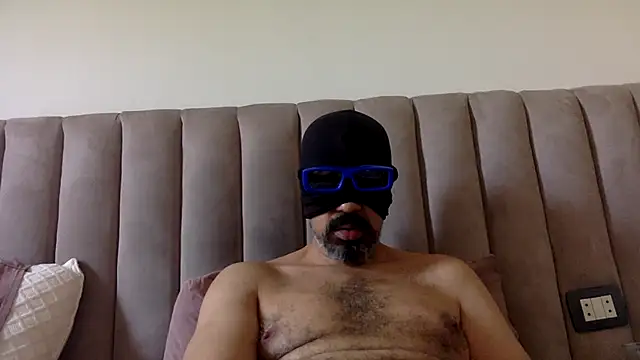 CaiBull live XXX chat