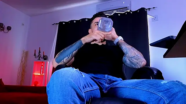 MightyAaron66 Live XXX-Chat