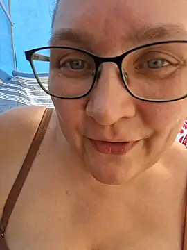 MaskedQueen77's Live XXX Chat