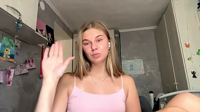 HoneysPiee Live XXX-Chat