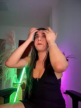 saracaball_ live XXX chat