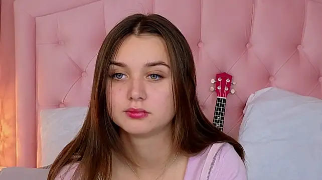 JulietteHembers: онлайн-секс-чат