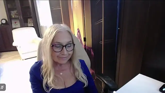 sofia_xkiss Adlı Modelin Canlı XXX Sohbeti