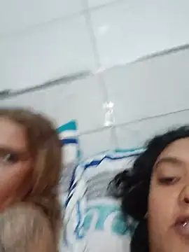 2Juicy_pussy's Webcam Show