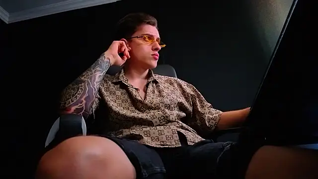 FelixStarkk 网络视讯表演