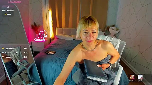 Ann_Annise 现场XXX聊天
