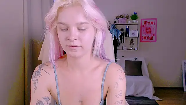 Hot_Blonda: онлайн-секс-чат