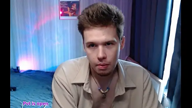 Webkamerová show Sheldon_music