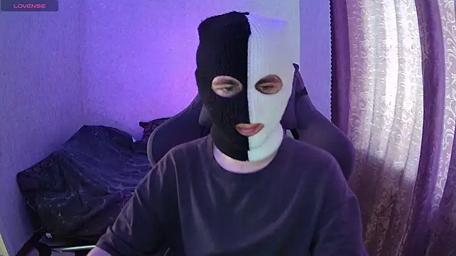 ZXCENSORED- – Live XXX-chat