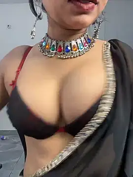 Baddie_Riya Chat XXX in diretta