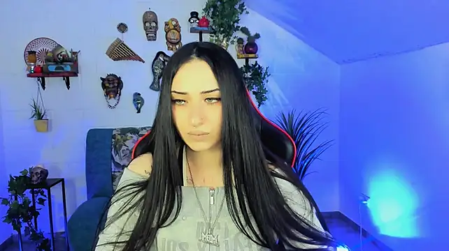 MonicaLowes' Live XXX Chat