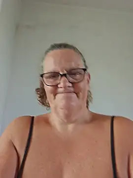 Chat +18 de MissQueenBeex ao vivo