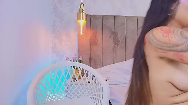 Tesalove_606 Adlı Modelin Canlı XXX Sohbeti